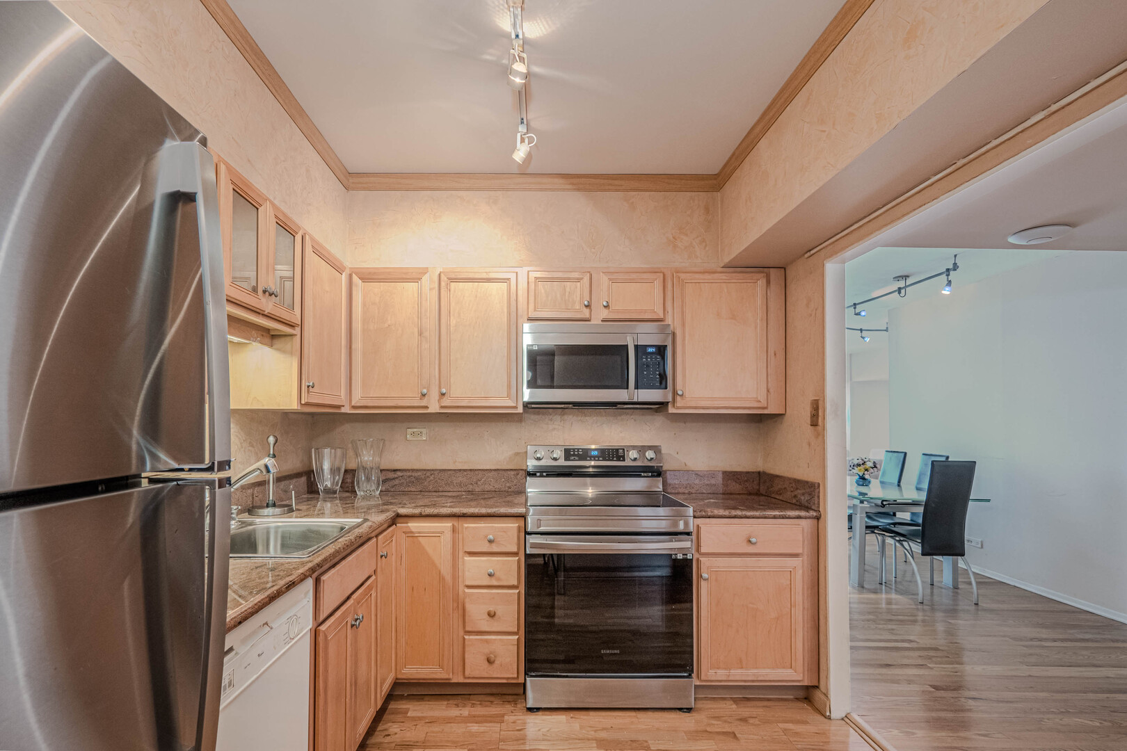 175 East Delaware Place, Unit 5809 Chicago, IL 60611 - Photo 4 of 28