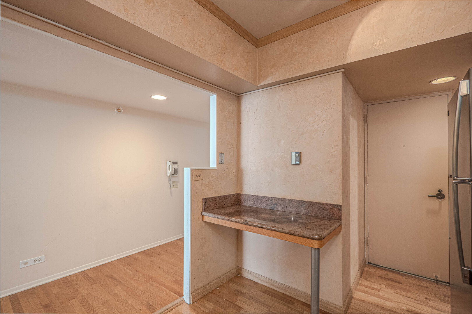 175 East Delaware Place, Unit 5809 Chicago, IL 60611 - Photo 5 of 28