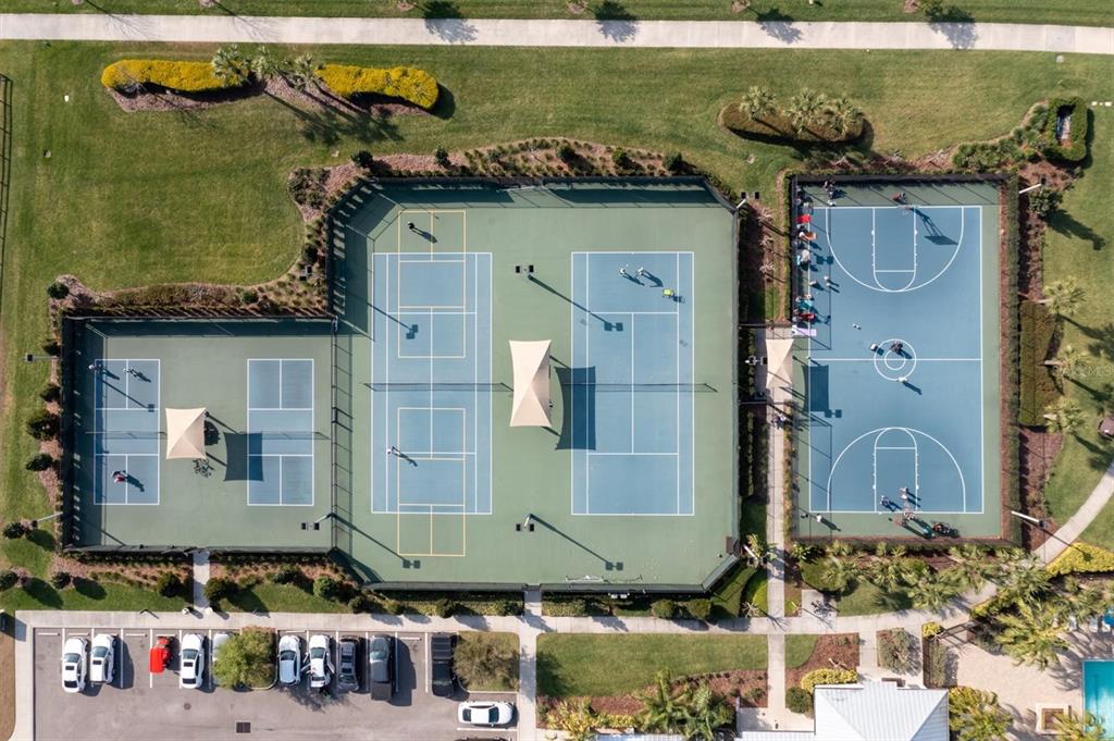 6352 Mooring Line Circle Apollo Beach, FL 33572 - Photo 31 of 33 an aerial view of a residential houses with outdoor space