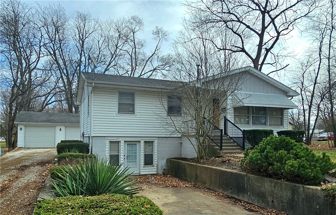 303 North Church Street Georgetown, IL 61846 - Photo 1 of 21