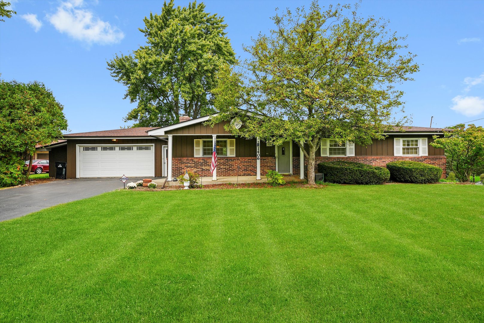 1406 Lincoln Road McHenry, IL 60051 - Photo 3 of 39 Gallery Image 3