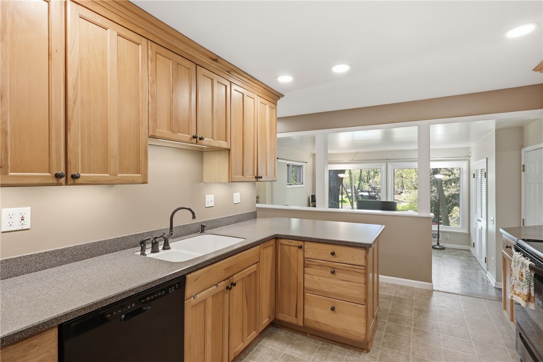 451 Ridge Road Webster, NY 14580 - Photo 12 of 42