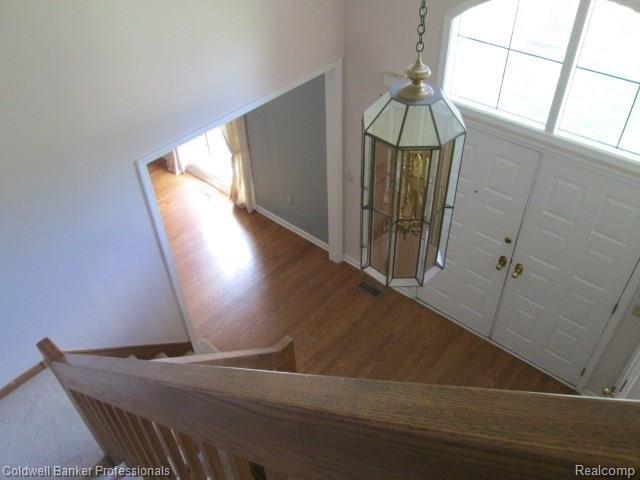 31235 Country Ridge Circle Farmington Hills, MI 48331 - Photo 5 of 32