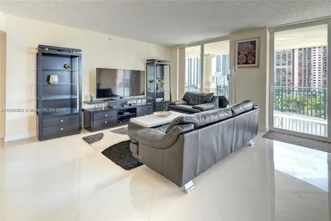 $850,000 | 17555 Atlantic Boulevard, Unit 902, Sunny Isles Beach, FL 33160