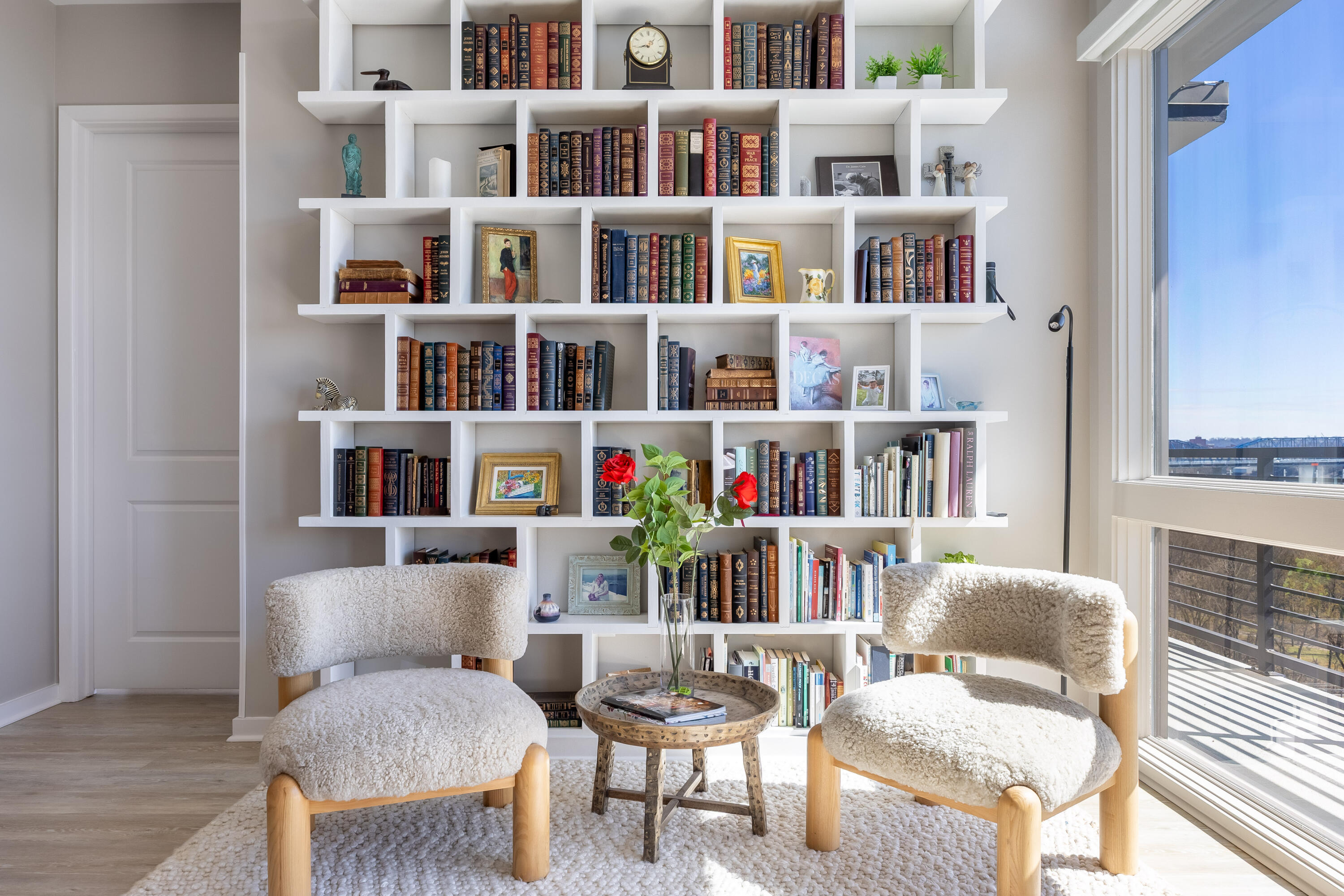 200 Manufacturers Road, Unit 707 Chattanooga, TN 37405 - Photo 11 of 65 Living Room