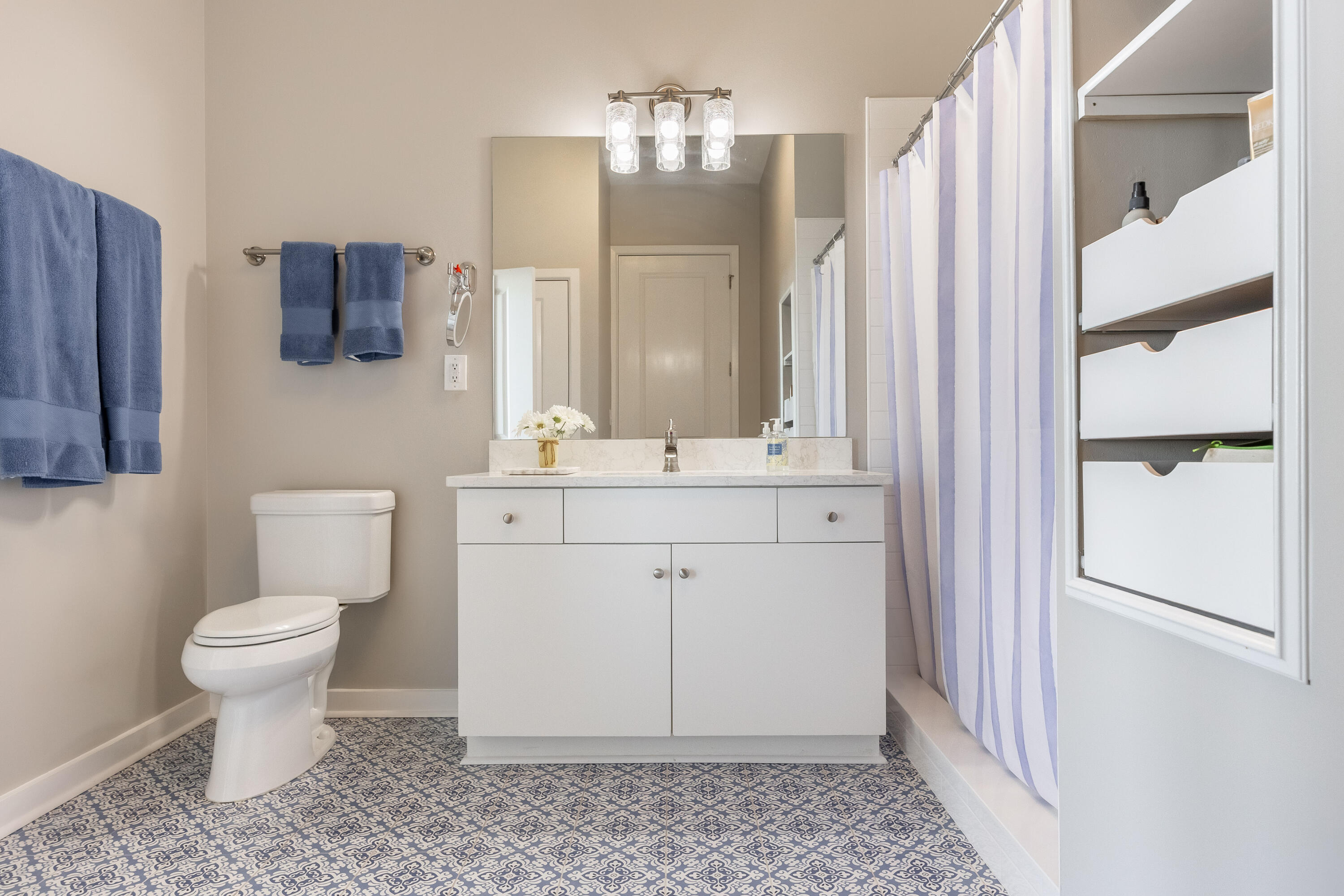 200 Manufacturers Road, Unit 707 Chattanooga, TN 37405 - Photo 22 of 65 Second Bath