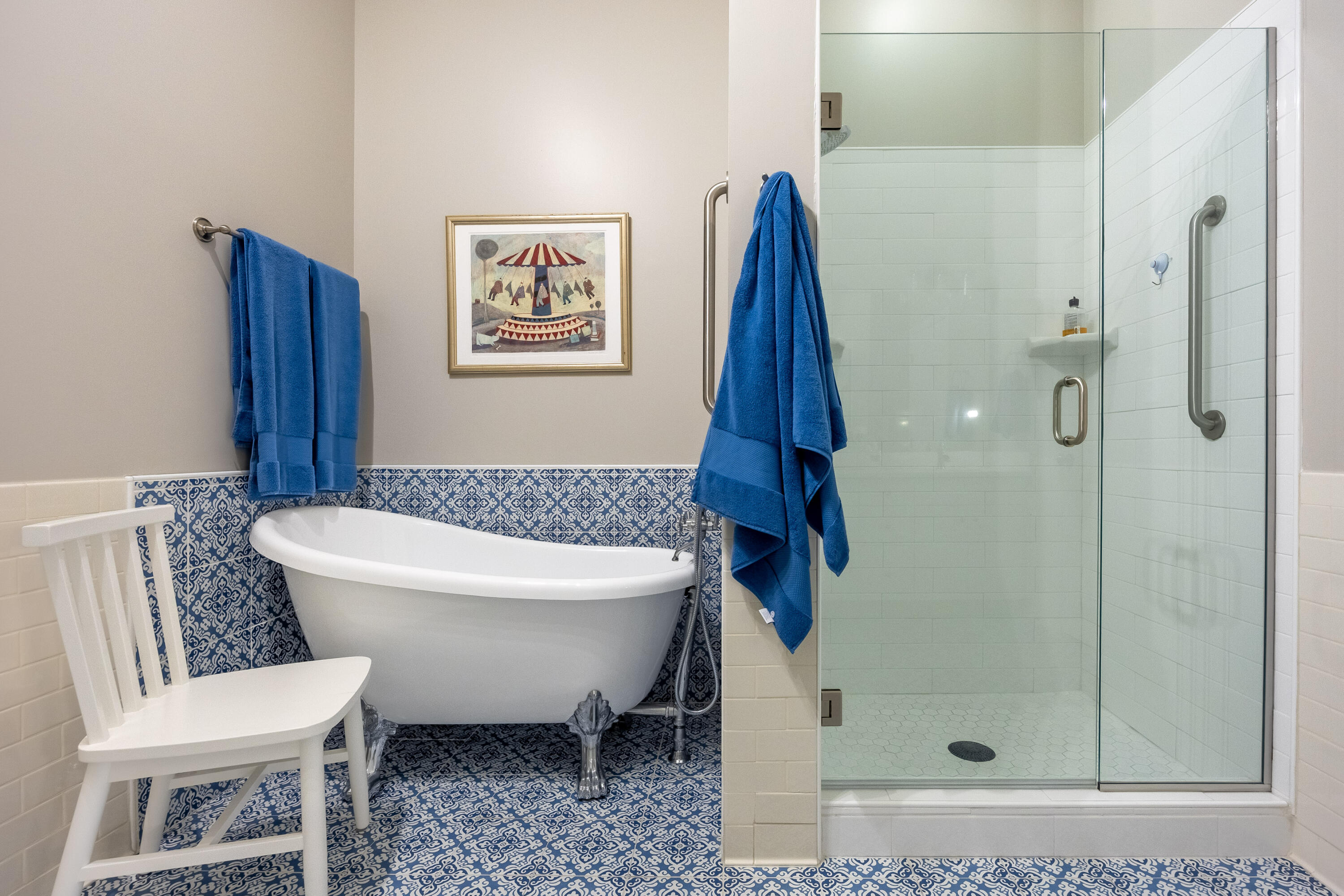 200 Manufacturers Road, Unit 707 Chattanooga, TN 37405 - Photo 23 of 65 Soaking Bath & Walk-In Shower