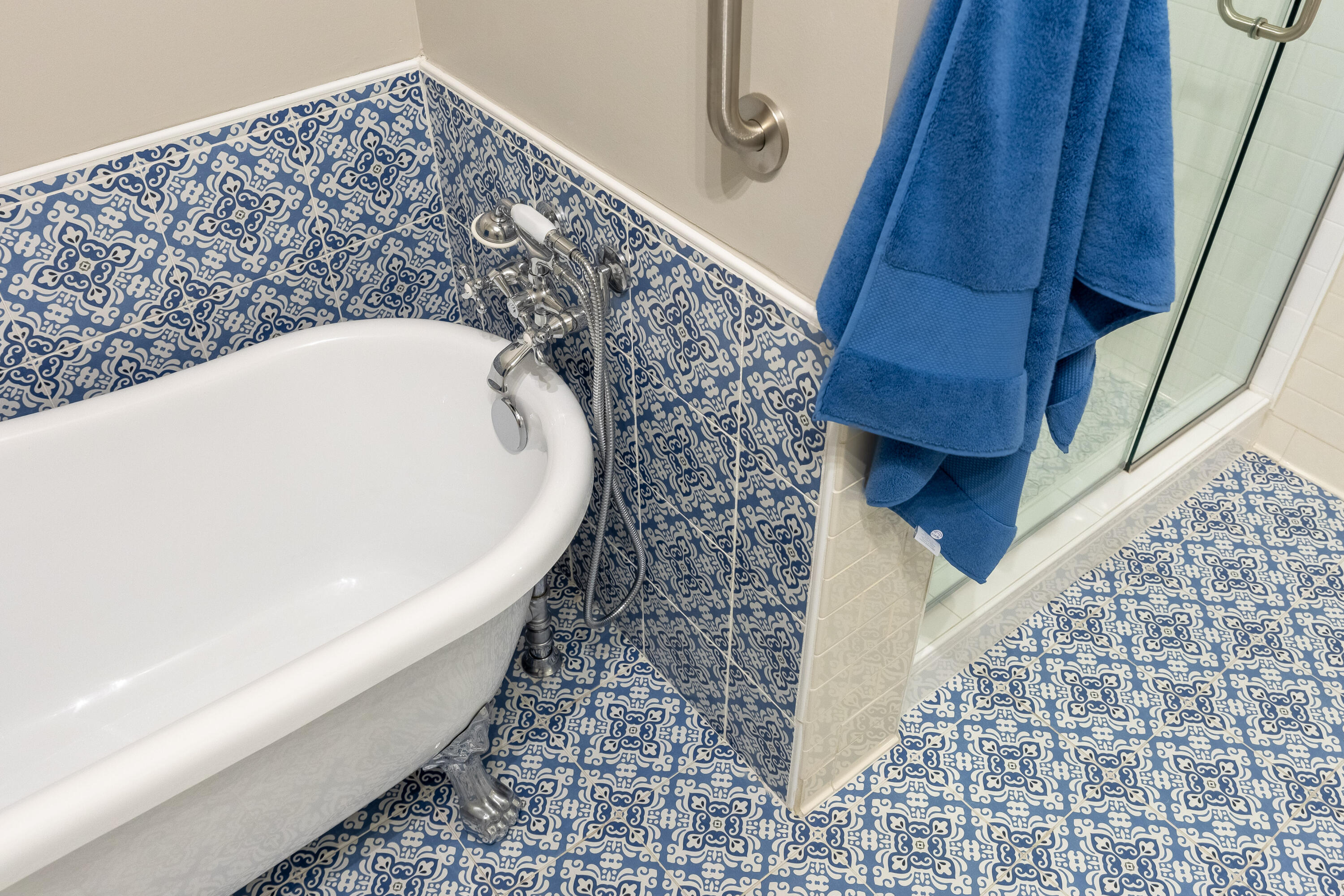 200 Manufacturers Road, Unit 707 Chattanooga, TN 37405 - Photo 25 of 65 Custom Tile
