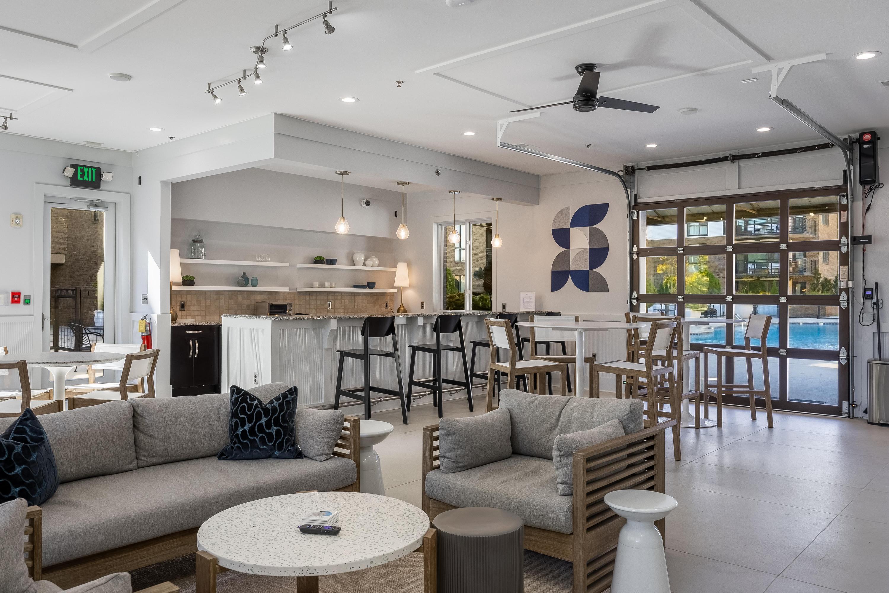 200 Manufacturers Road, Unit 707 Chattanooga, TN 37405 - Photo 48 of 65 Poolside Cabana