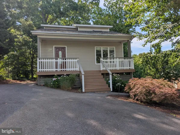$570,000 | 607 Overhill Drive, Edgewater, MD 21037