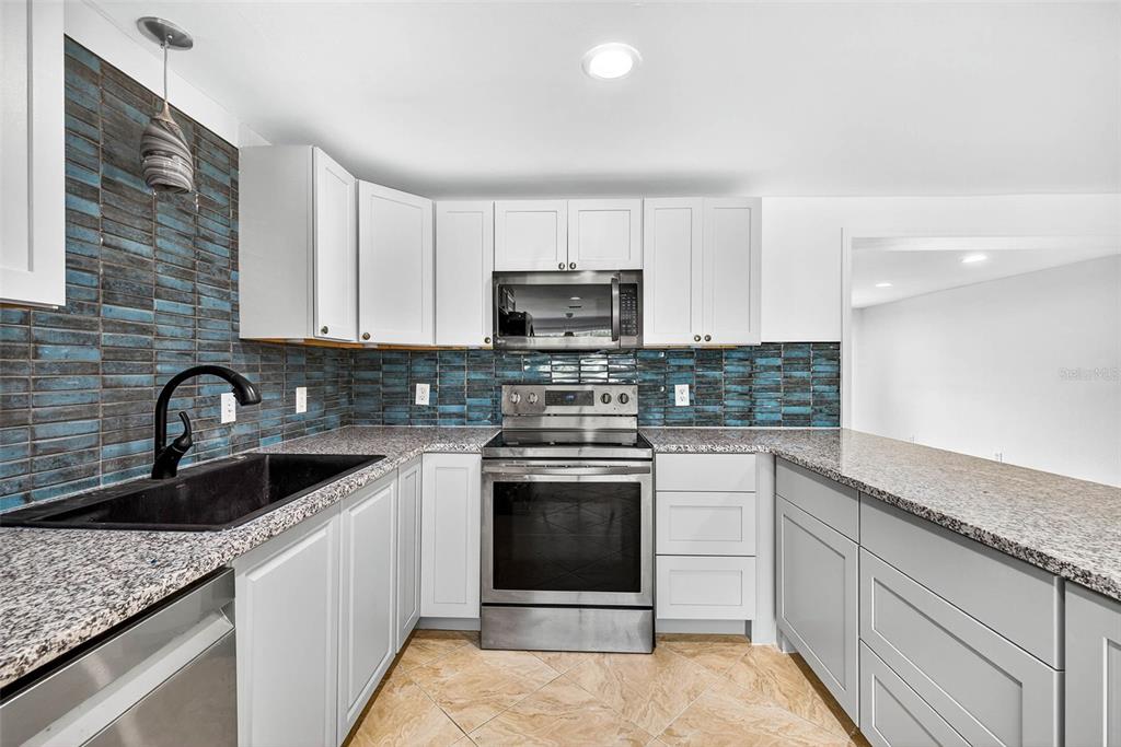 3225 West Shell Point Road Ruskin, FL 33570 - Photo 17 of 67