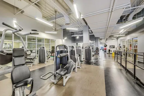 $2,319,000 | 194 North Park Drive, Chicago, IL 60601