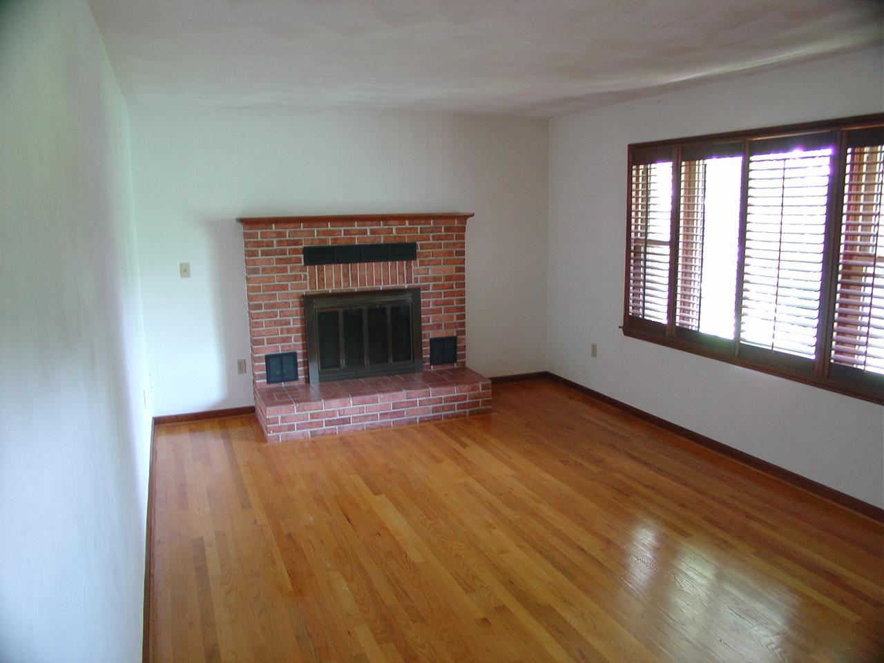 612 Mt Pleasant Road Shawsville, VA 24162 - Photo 5 of 13 Living Room