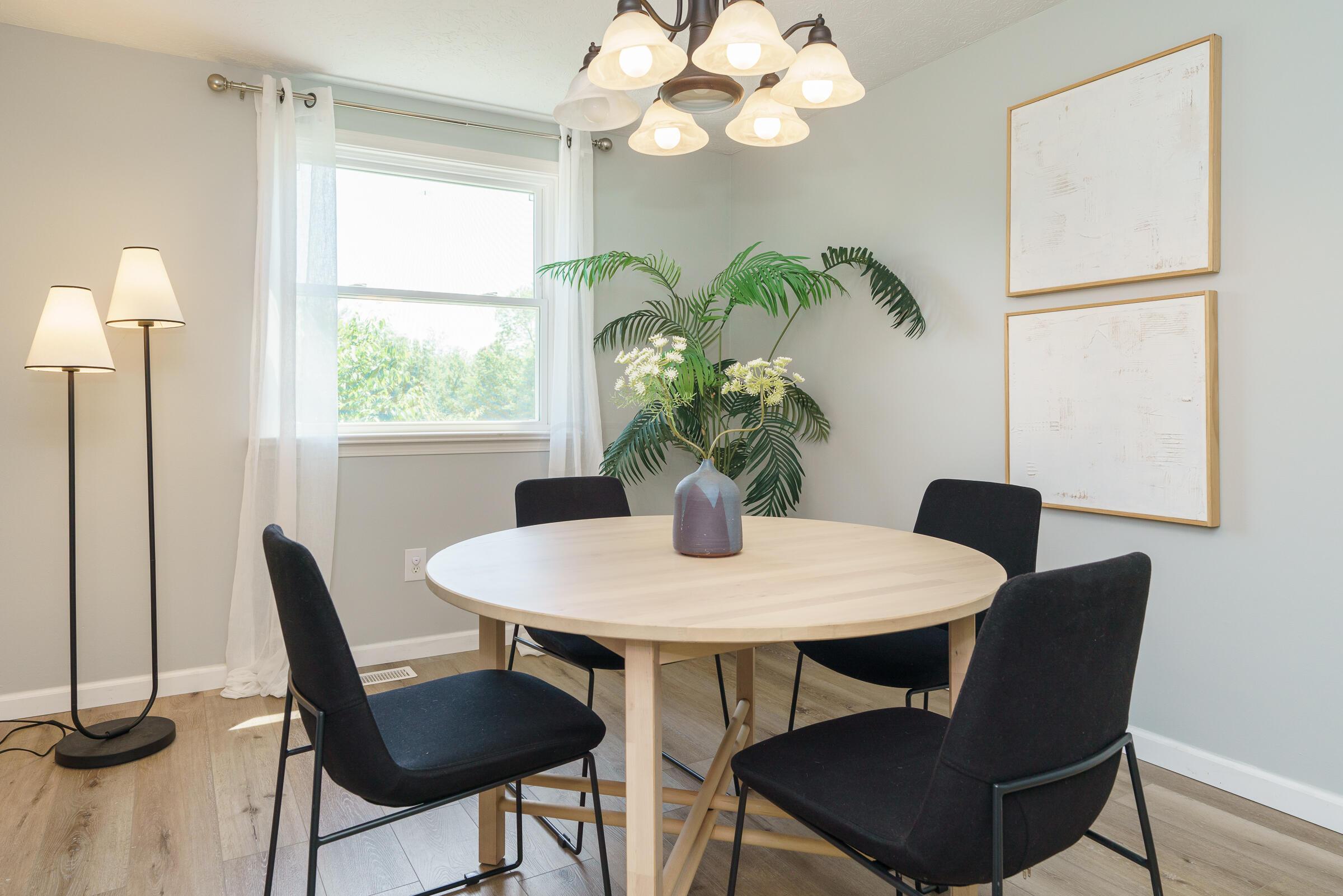 746 Ridenour Road Columbus, OH 43230 - Photo 7 of 33 Dining Room 1