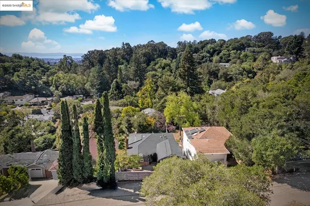 $1,295,000 | 3209 Guido Street, Oakland, CA 94602