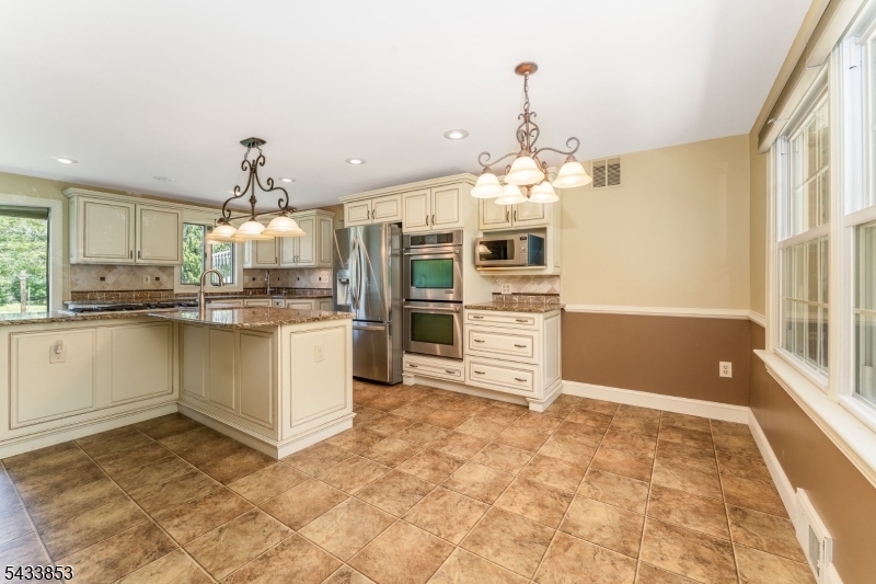 44 Pleasant Valley Road Washington, NJ 07882 - Photo 10 of 37