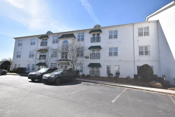 $205,000 | 104 Sunset Circle, Unit 204, Greensboro, NC 27408