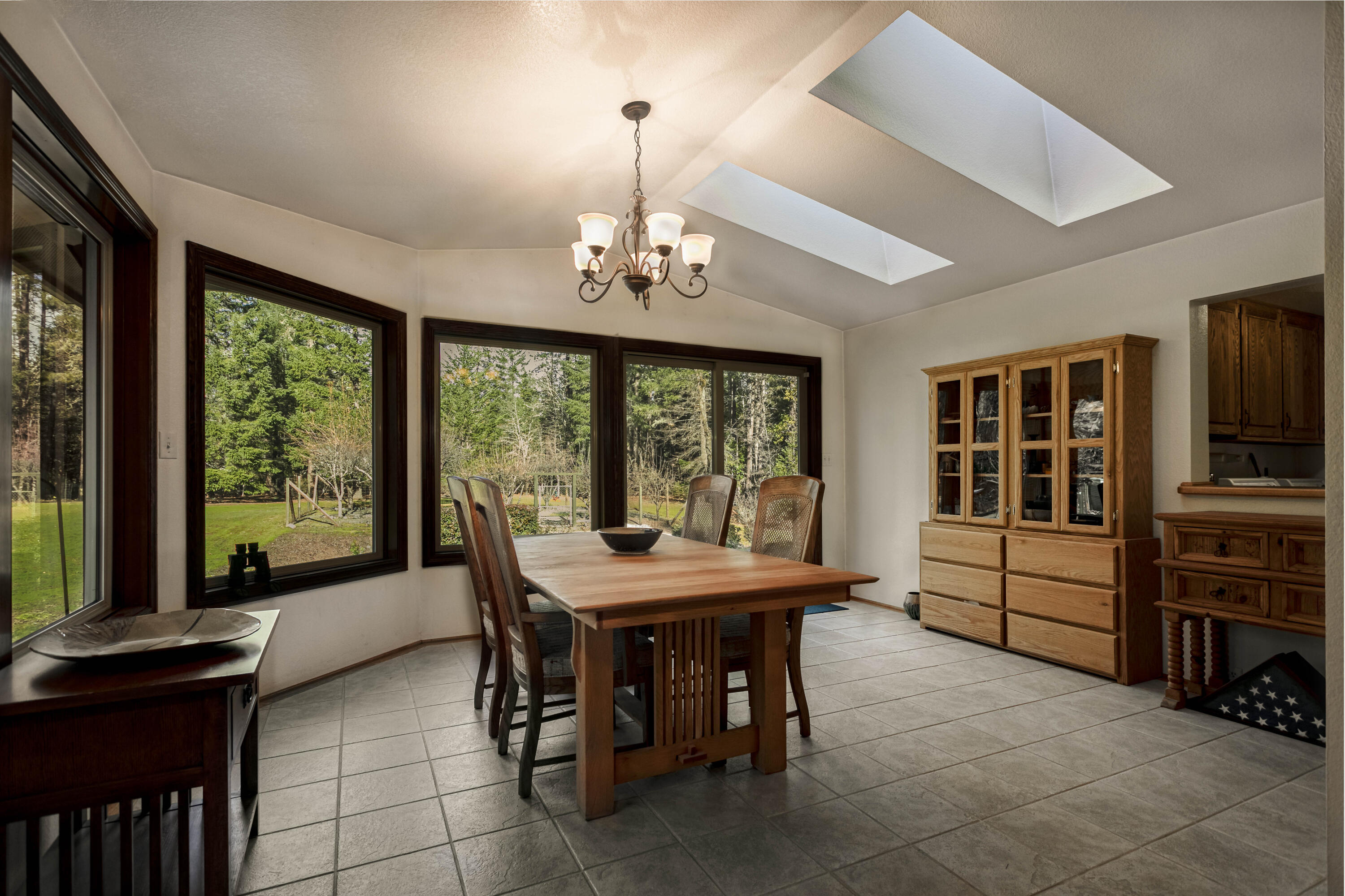 285 Riessen Road Grants Pass, OR 97526 - Photo 28 of 59 Formal Dining