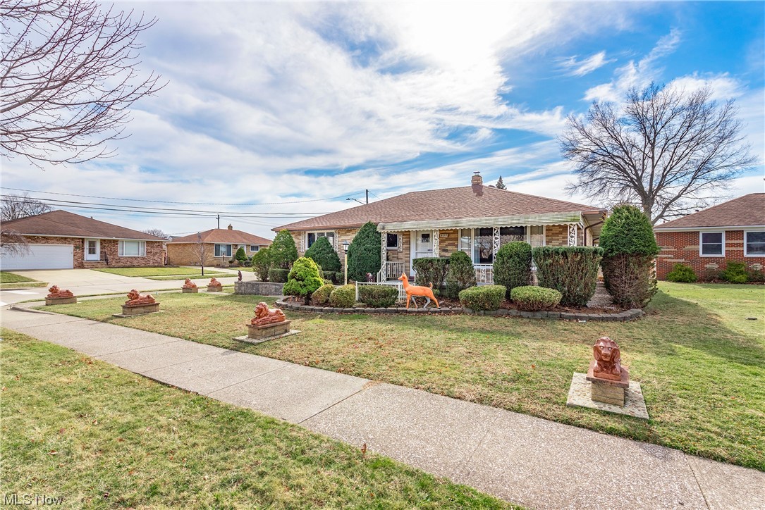 9897 Biddulph Road Cleveland, OH 44144 - Photo 2 of 47 Gallery Image 2