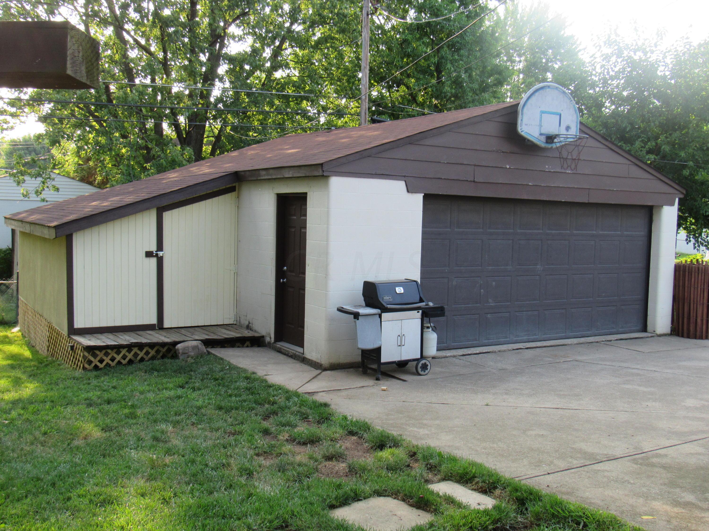 1551 South Hamilton Road Columbus, OH 43227 - Photo 2 of 17 Gallery Image 2