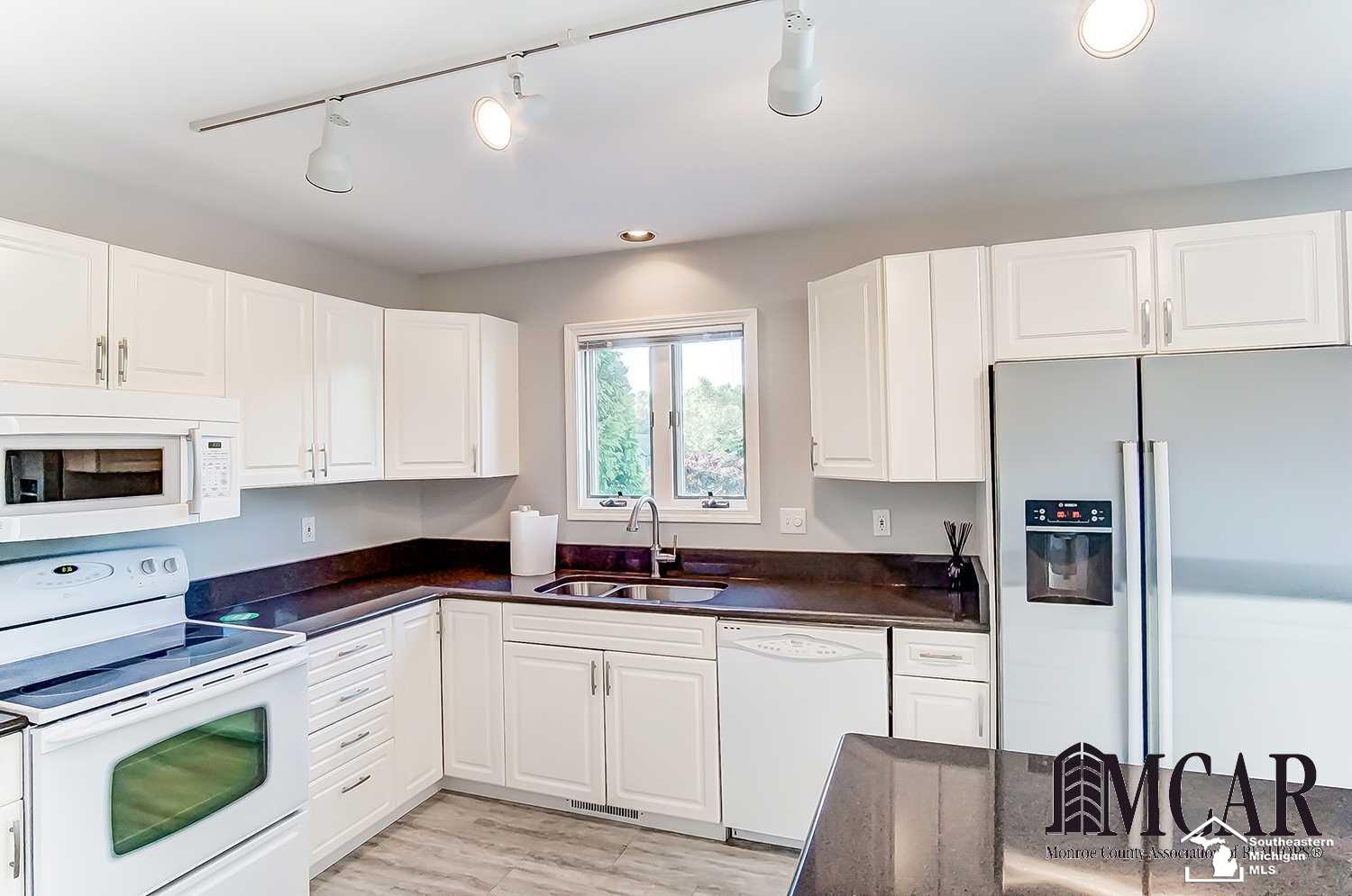 4211 Clegg Road Lambertville, MI 48144 - Photo 12 of 31 Kitchen appliances incl