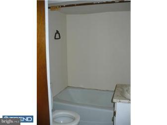 260 Ashby Road Upper Darby, PA 19082 - Photo 11 of 12 Unit #3