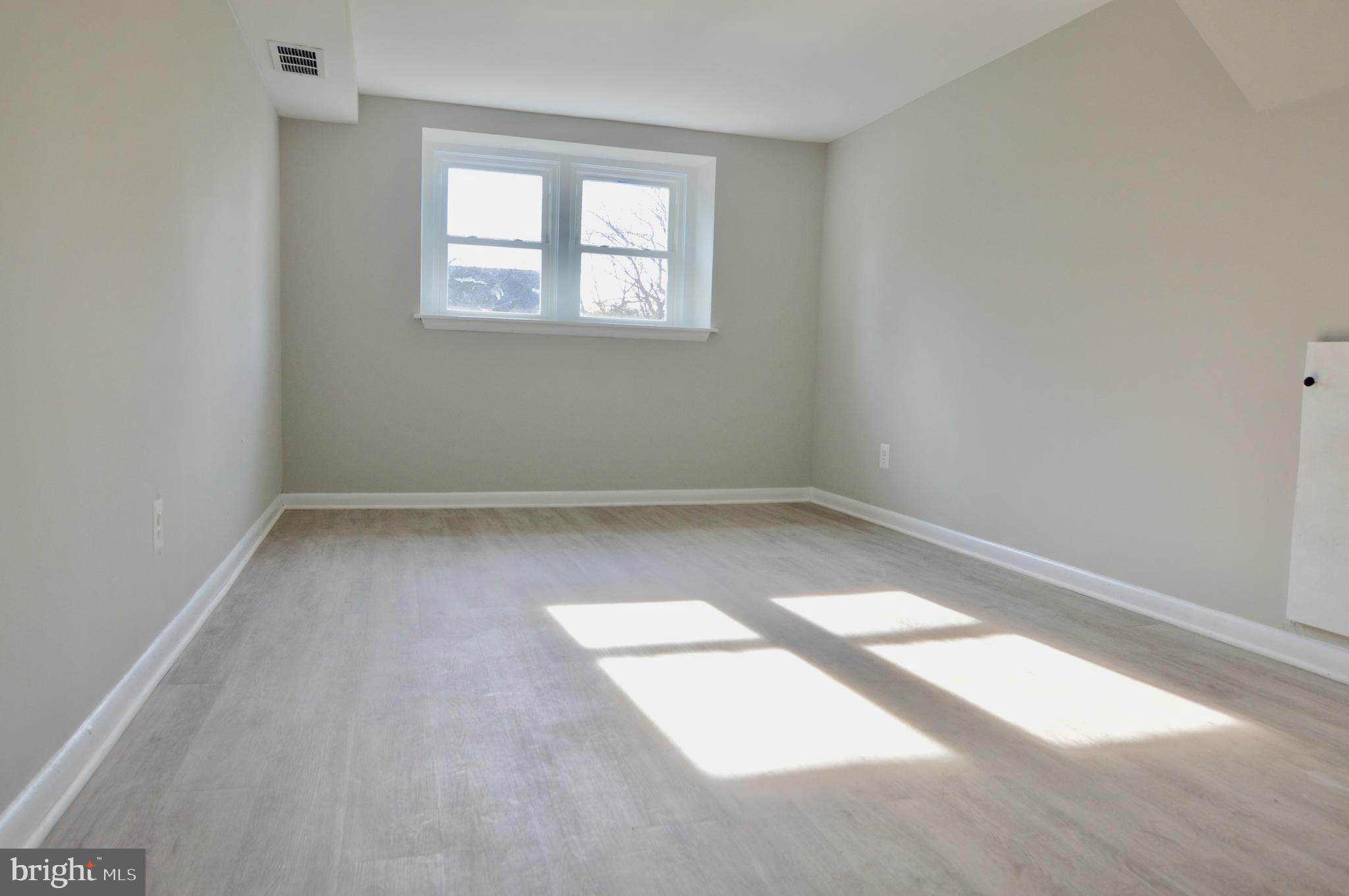 1039 Coronet Road Warminster, PA 18974 - Photo 21 of 31 Gallery Image 21