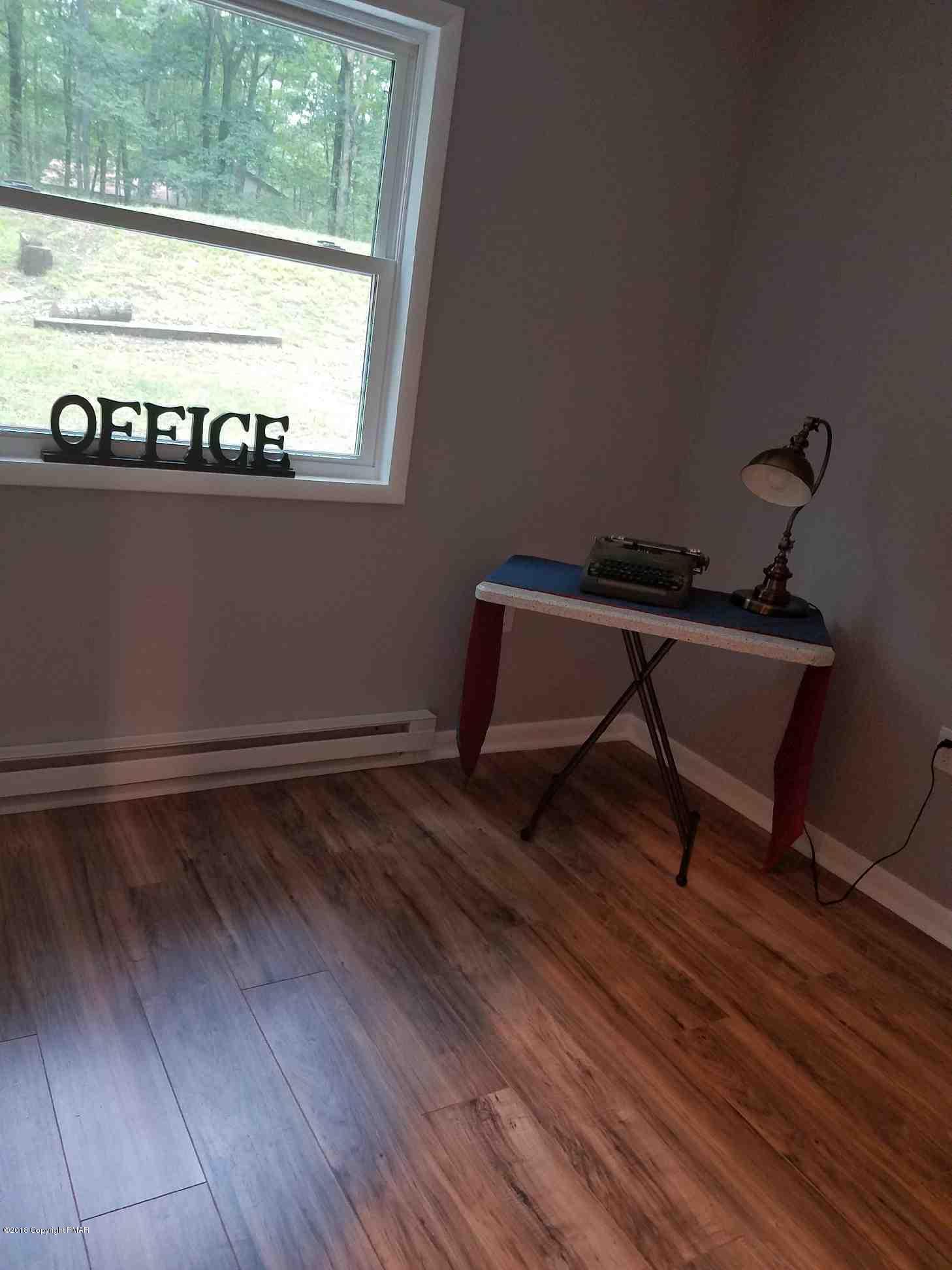 4333 Pine Ridge Drive East Bushkill, PA 18324 - Photo 15 of 21 Max bedroom 3