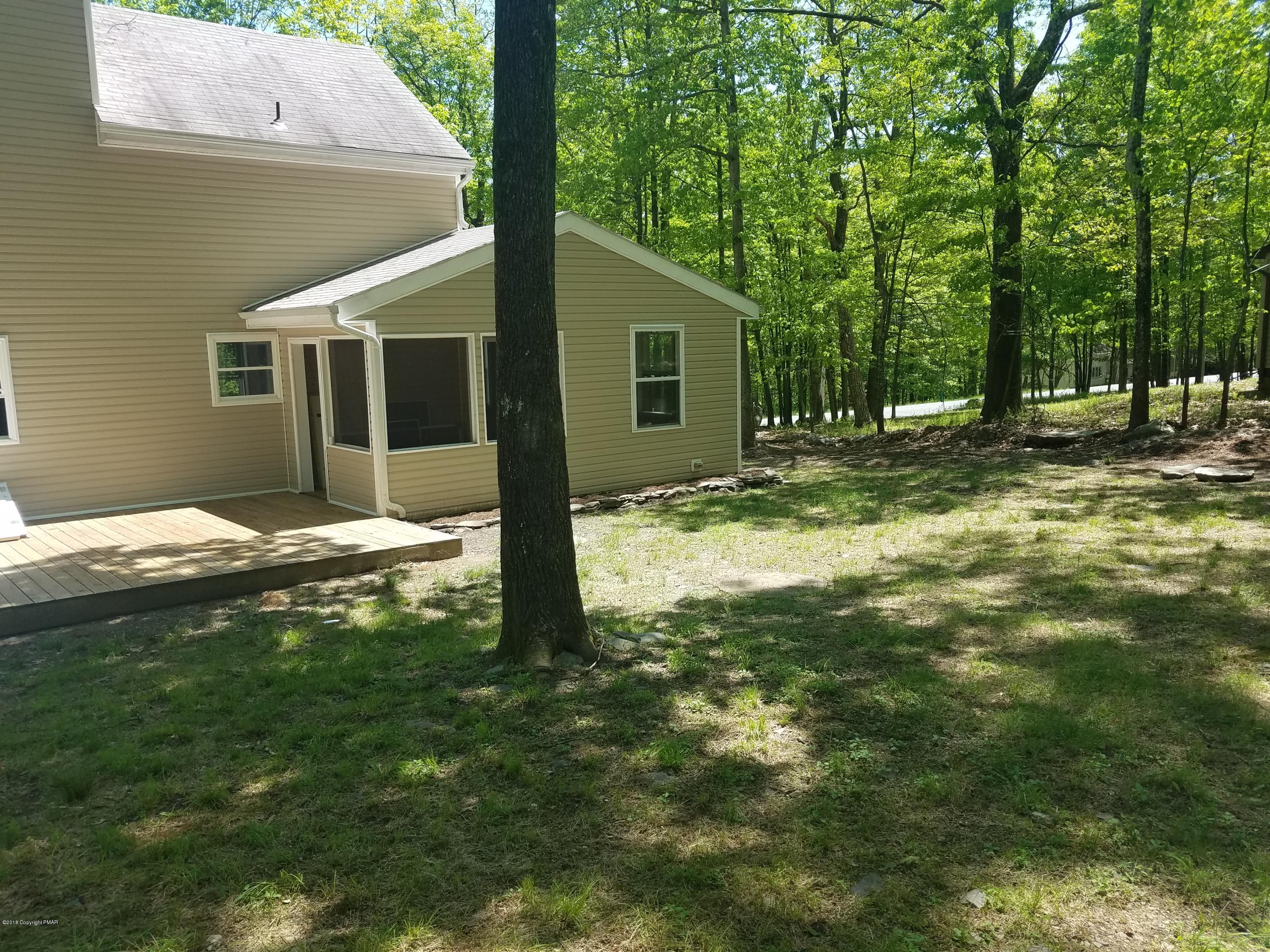 4333 Pine Ridge Drive East Bushkill, PA 18324 - Photo 2 of 21 20180524_131121