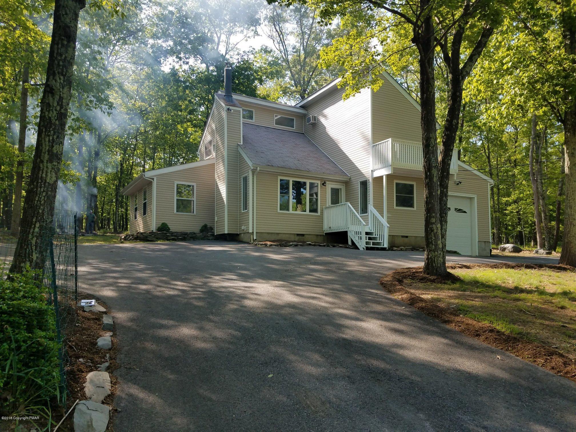 4333 Pine Ridge Drive East Bushkill, PA 18324 - Photo 4 of 21 Front of 4333 Pine Ridge