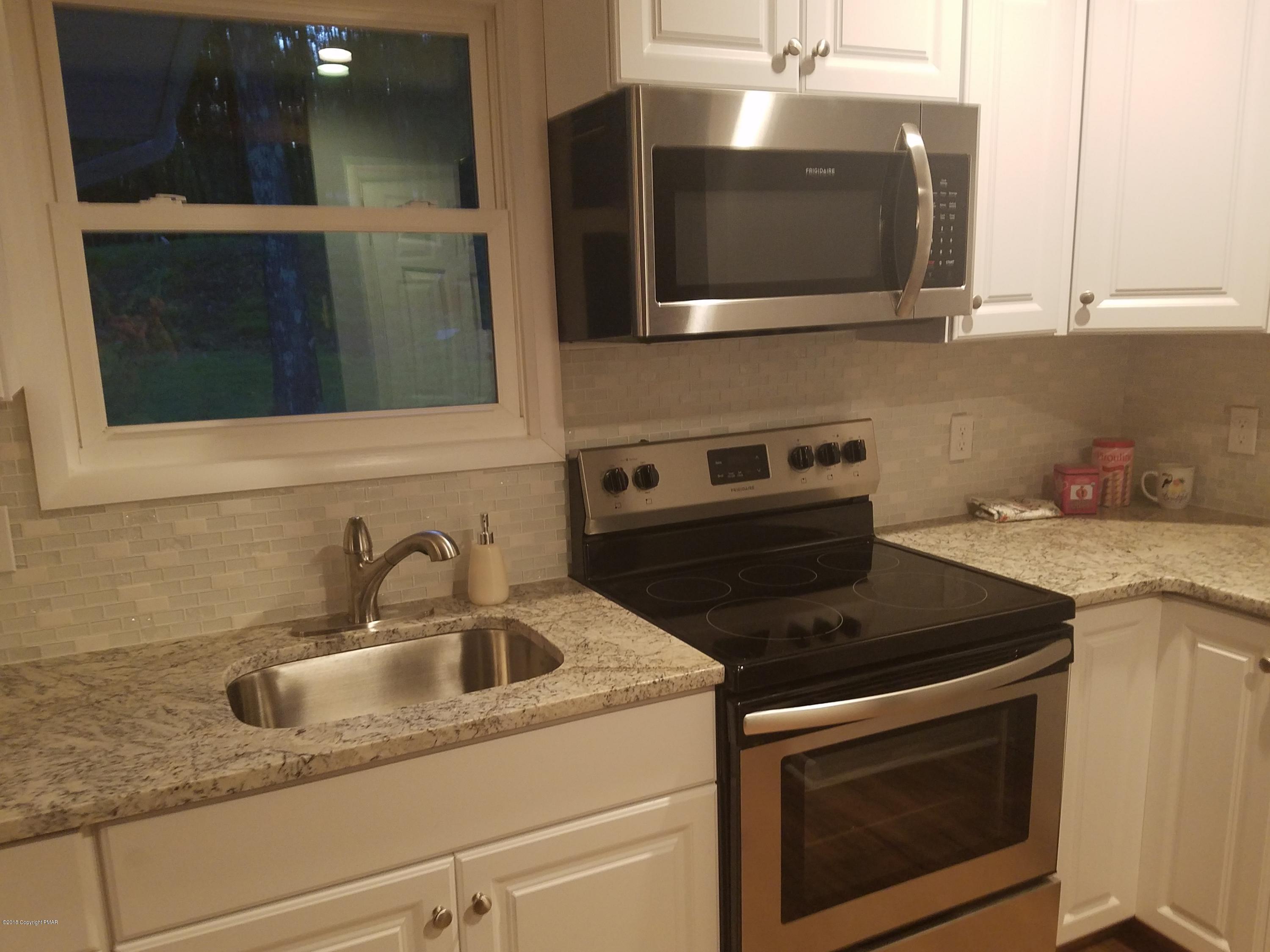 4333 Pine Ridge Drive East Bushkill, PA 18324 - Photo 8 of 21 Max kitchen pic