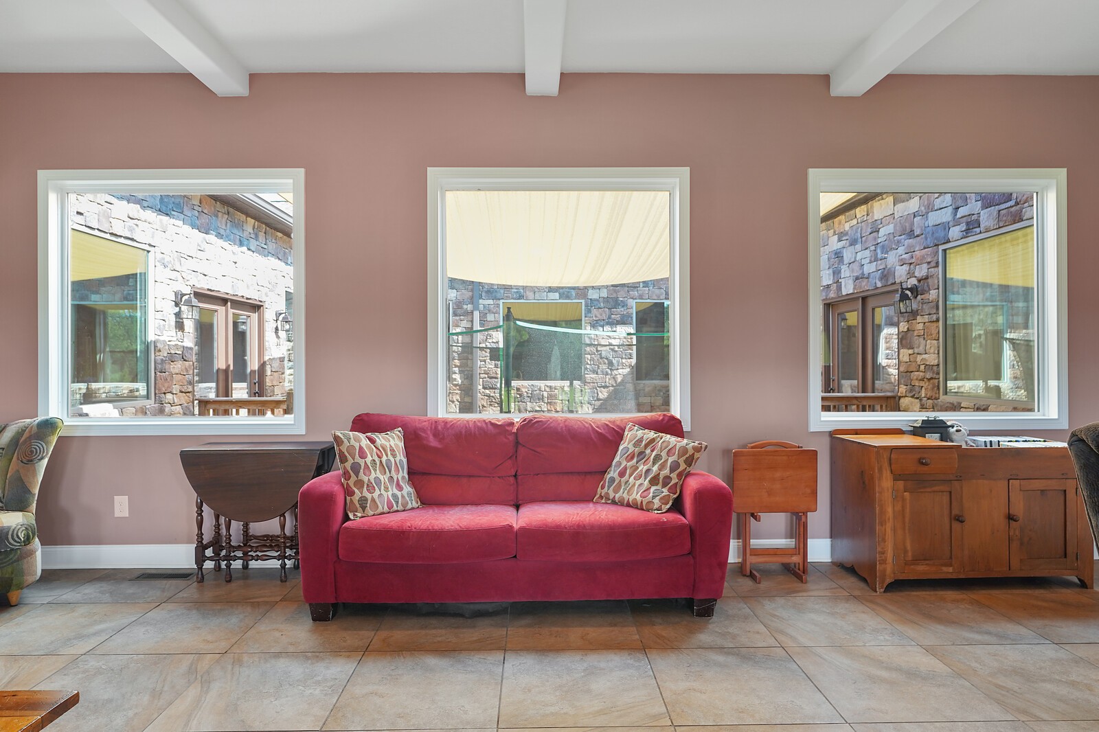 4785 Pulliam-Hardaway Road Springfield, TN 37172 - Photo 15 of 45 a living room with furniture and windows