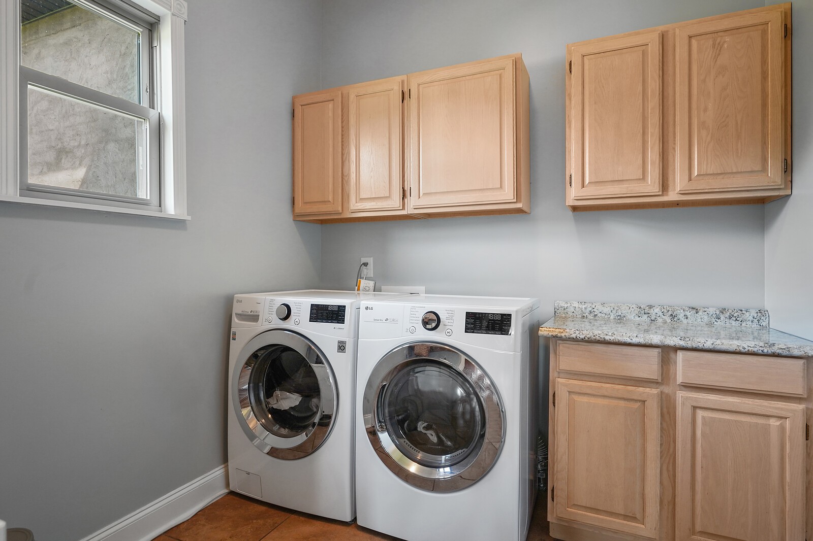 4785 Pulliam-Hardaway Road Springfield, TN 37172 - Photo 25 of 45 a utility room with sink dryer and washer