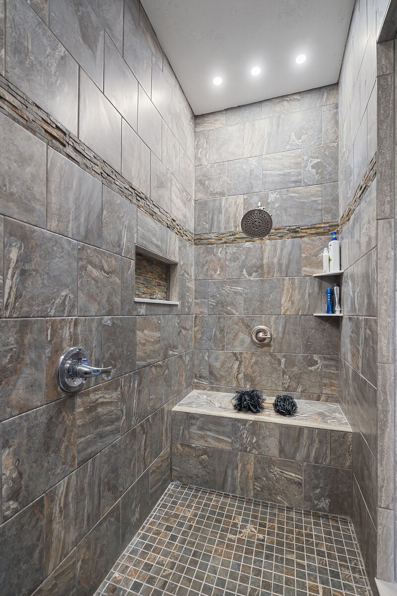 4785 Pulliam-Hardaway Road Springfield, TN 37172 - Photo 33 of 45 a bathroom with a shower