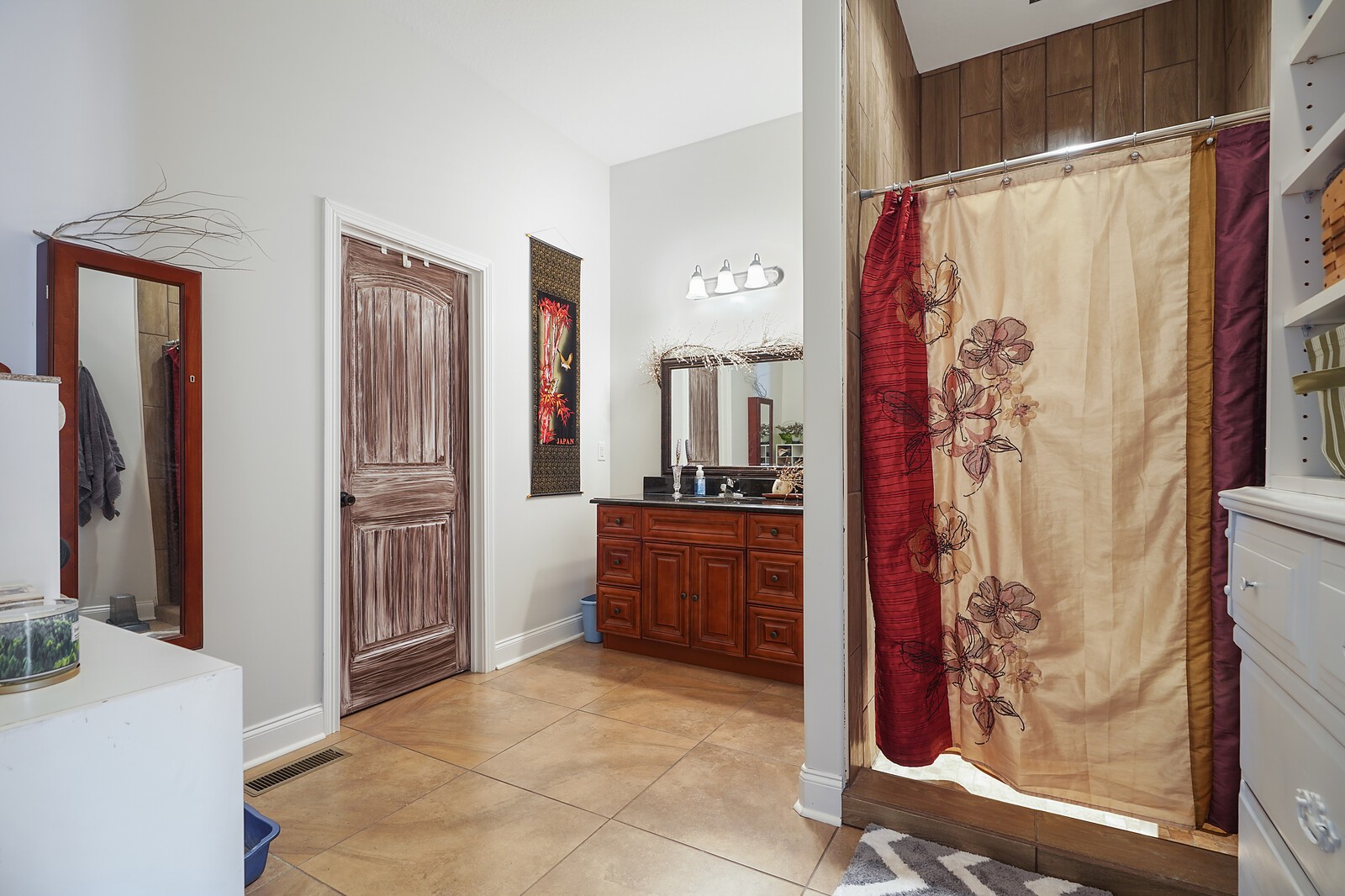 4785 Pulliam-Hardaway Road Springfield, TN 37172 - Photo 38 of 45 a view of walk in closet