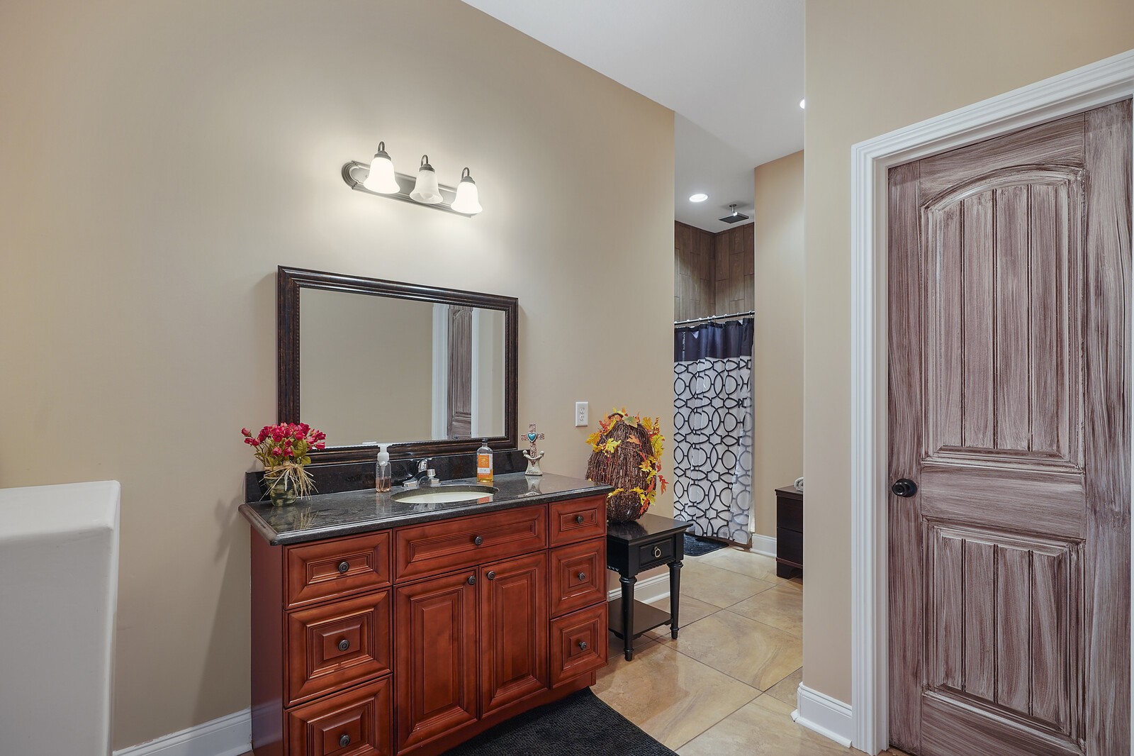4785 Pulliam-Hardaway Road Springfield, TN 37172 - Photo 40 of 45 a bathroom with a sink vanity granite and a mirror
