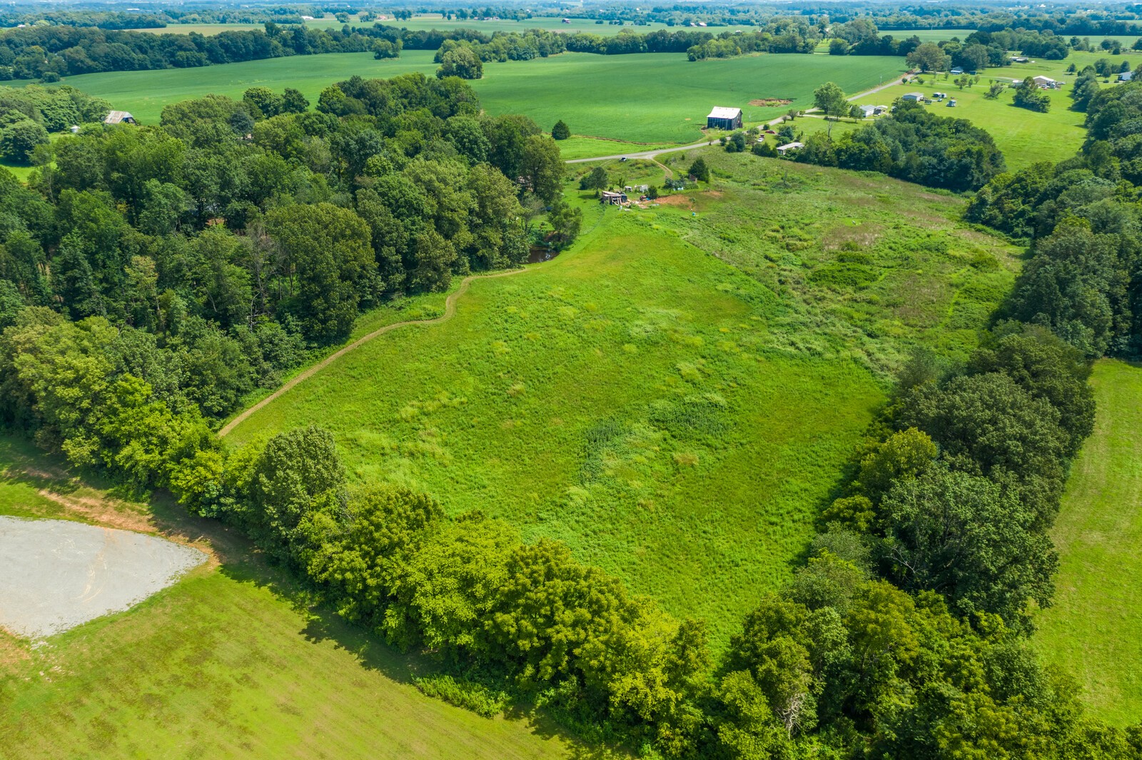 4785 Pulliam-Hardaway Road Springfield, TN 37172 - Photo 45 of 45 a view of a garden with a building