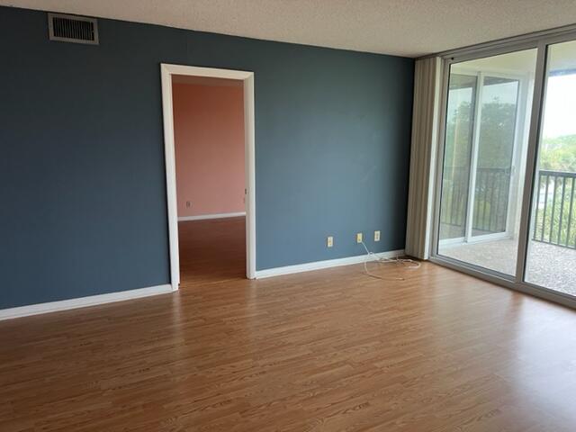 5260 Northwest 2nd Avenue, Unit 404 Boca Raton, FL 33487 - Photo 3 of 23 Living Room