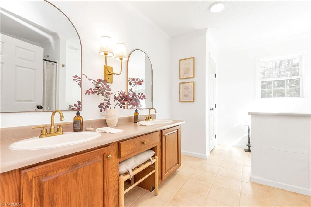 236 Summit Road Purlear, NC 28665 - Photo 23 of 48 Primary Bathroom