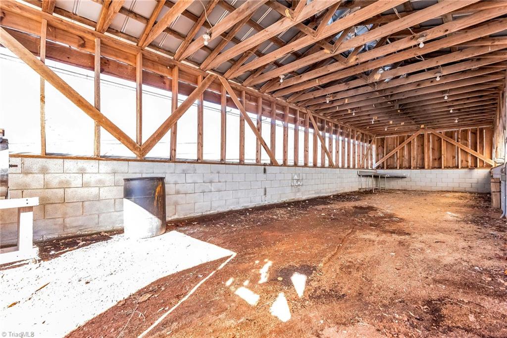 236 Summit Road Purlear, NC 28665 - Photo 44 of 48 Barn2