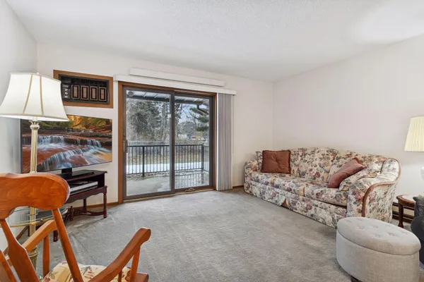 $175,000 | 5445 Babcock Trail, Unit N106, Inver Grove Heights, MN 55077