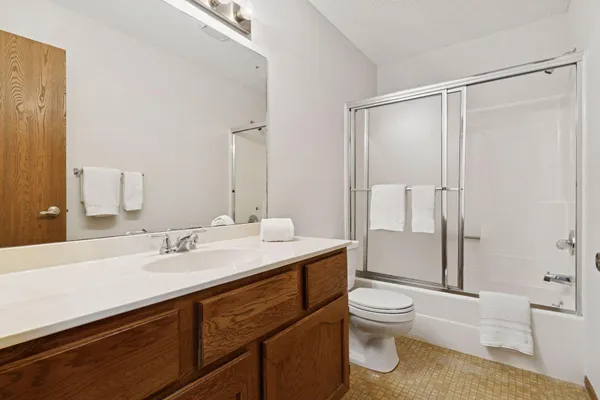 $175,000 | 5445 Babcock Trail, Unit N106, Inver Grove Heights, MN 55077