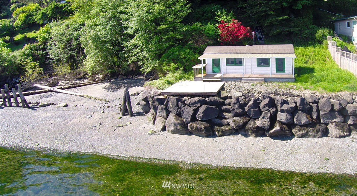 14032 Glen Acres Road Southwest Vashon, WA 98070 - Photo 1 of 16 Gallery Image 1