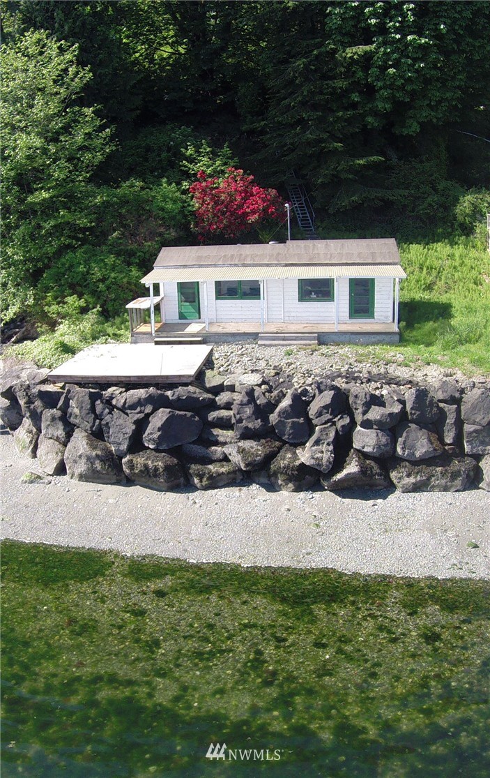 14032 Glen Acres Road Southwest Vashon, WA 98070 - Photo 2 of 16 Gallery Image 2