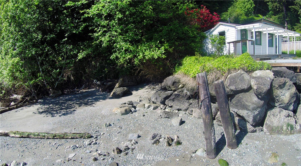 14032 Glen Acres Road Southwest Vashon, WA 98070 - Photo 3 of 16 Gallery Image 3