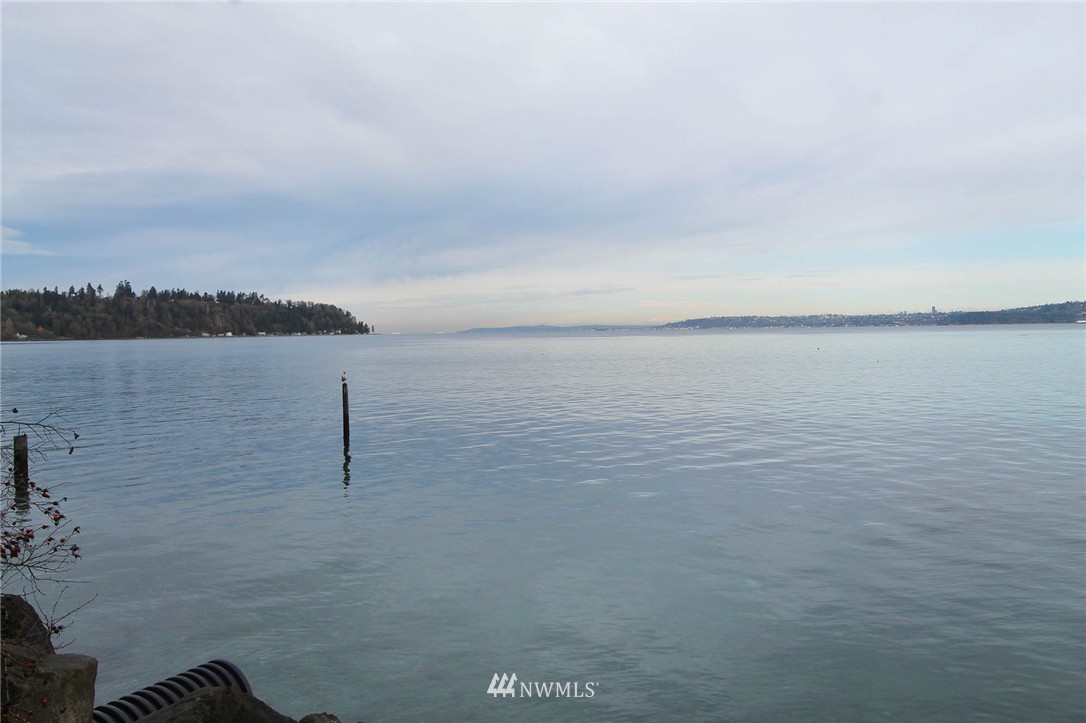 14032 Glen Acres Road Southwest Vashon, WA 98070 - Photo 5 of 16 Gallery Image 5