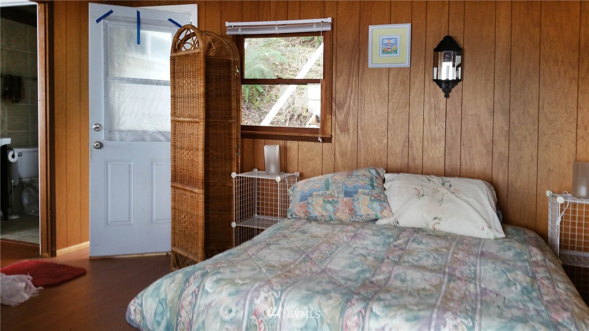 14032 Glen Acres Road Southwest Vashon, WA 98070 - Photo 10 of 16 Gallery Image 10