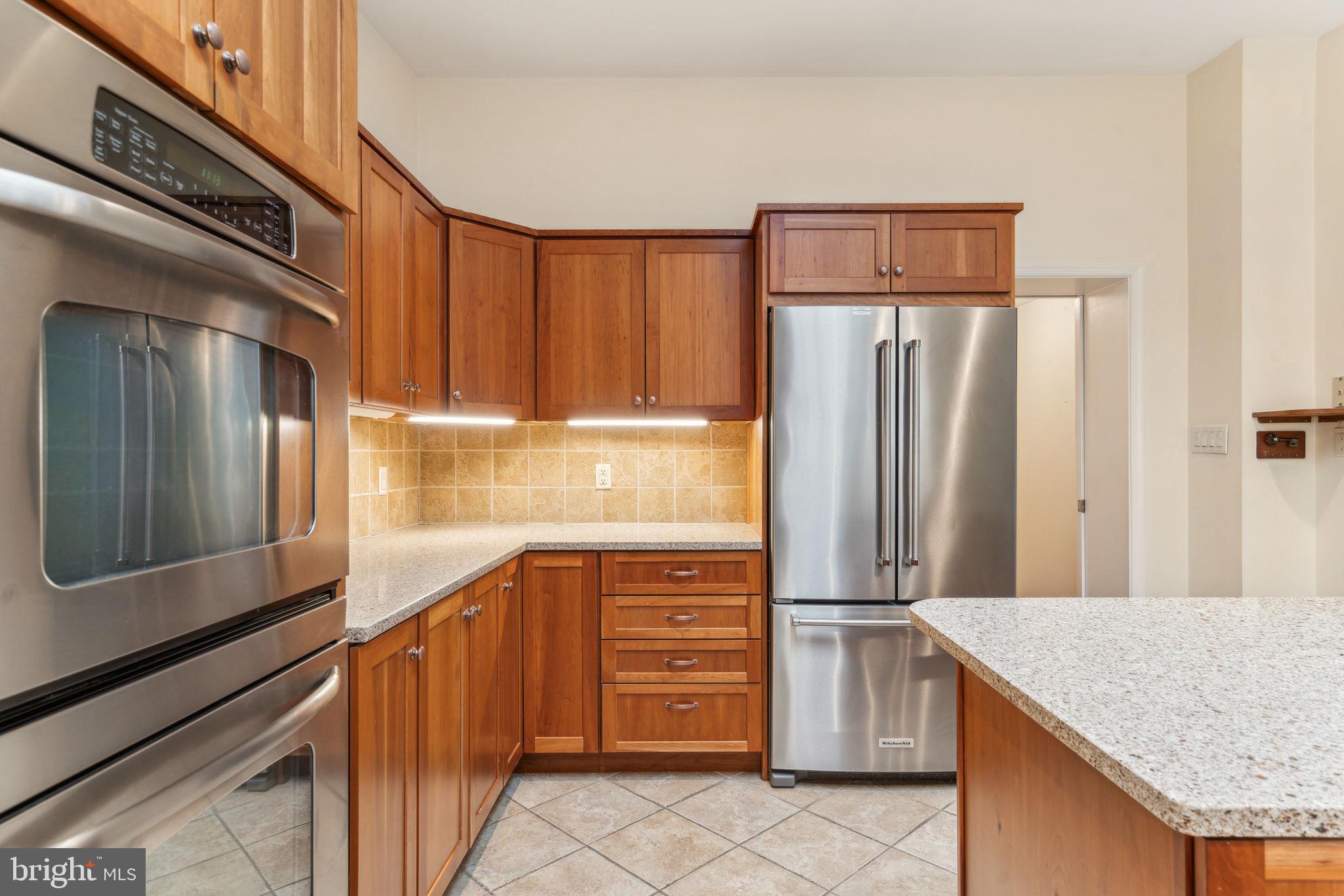 526 Drayton Road Oreland, PA 19075 - Photo 13 of 64