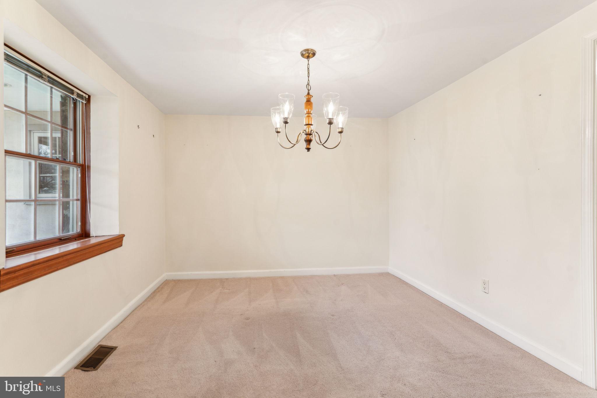 526 Drayton Road Oreland, PA 19075 - Photo 18 of 64