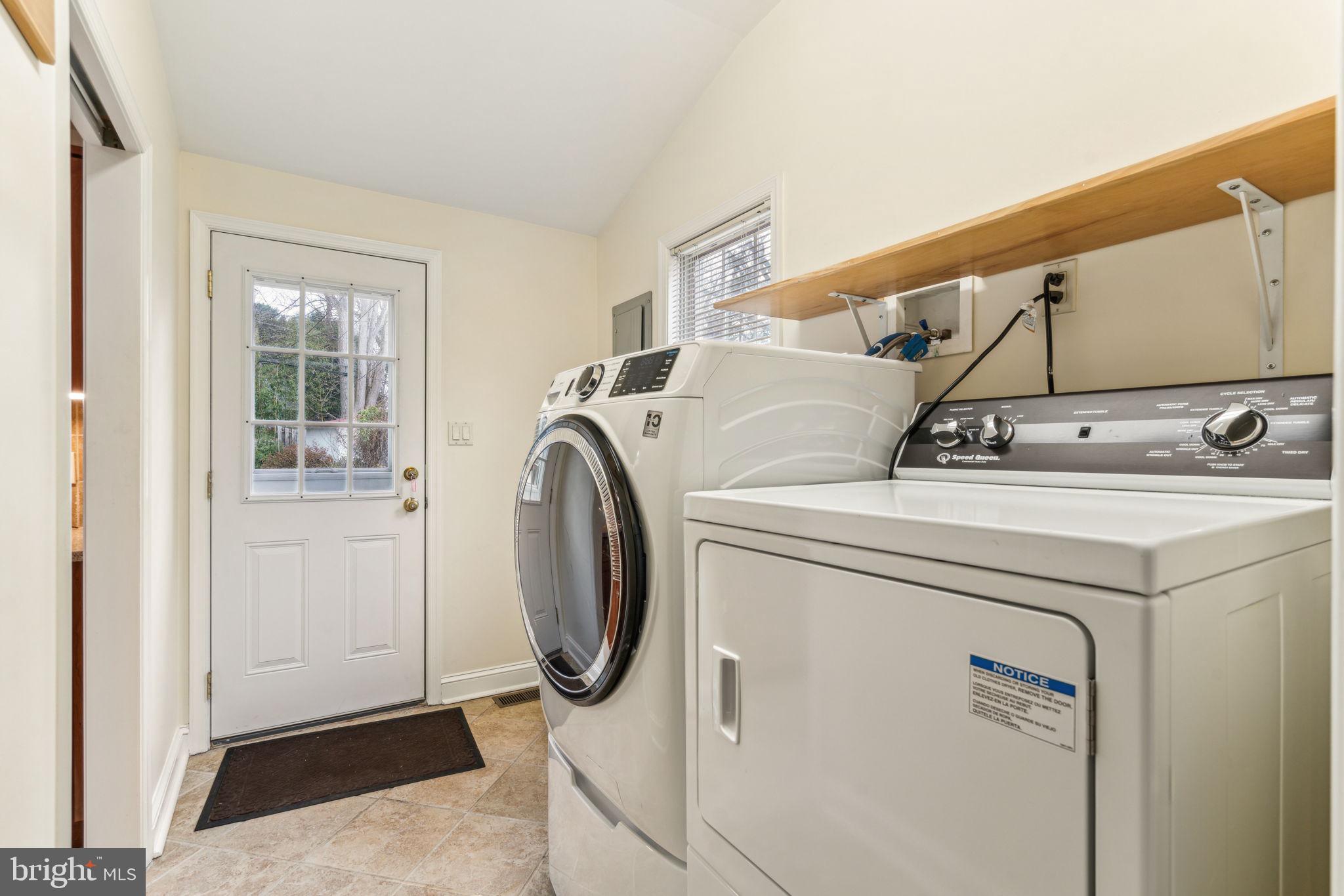 526 Drayton Road Oreland, PA 19075 - Photo 39 of 64 Outside entrance